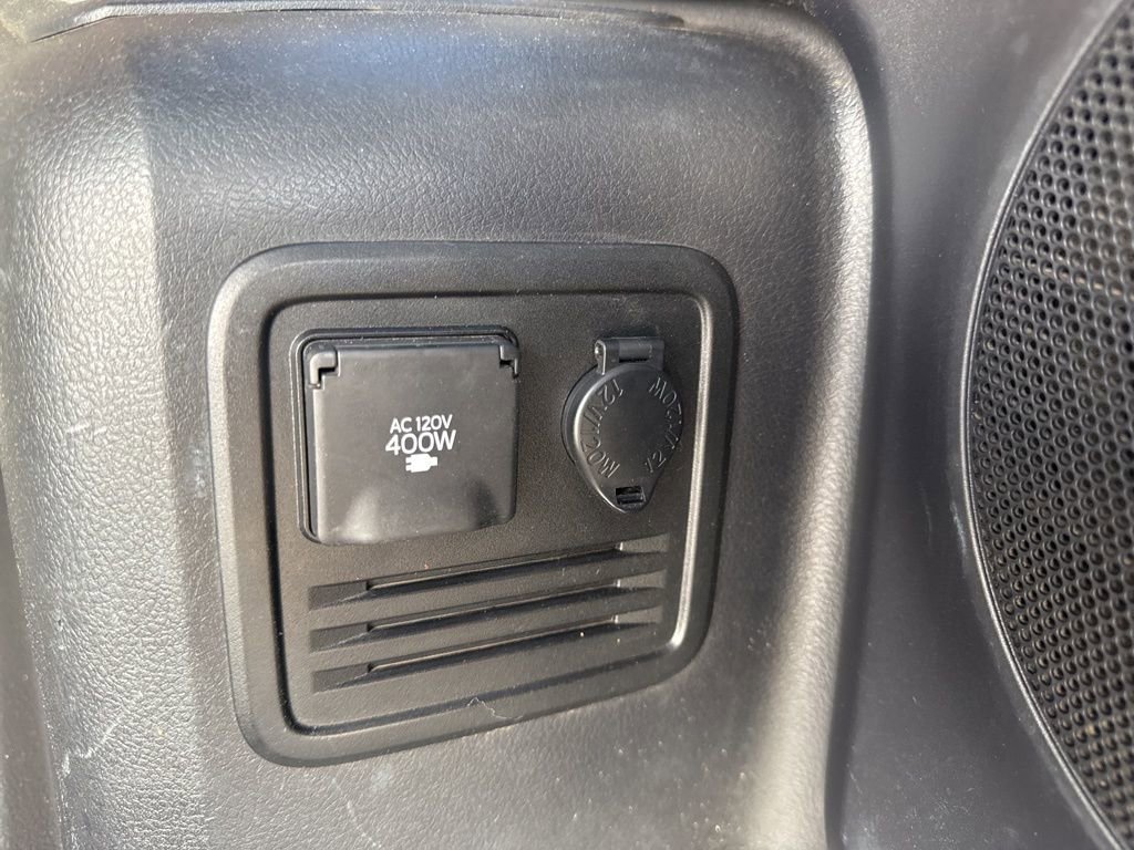 Used 2016 Toyota 4Runner Limited image 32