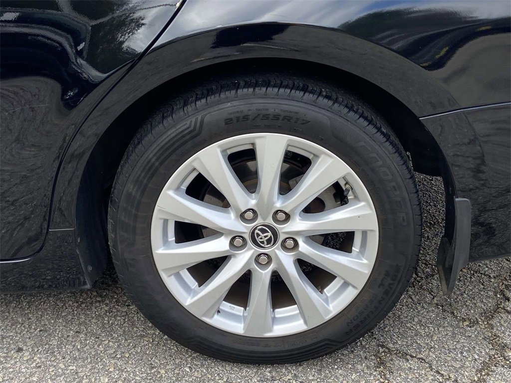 Used 2019 Toyota Camry LE image 8