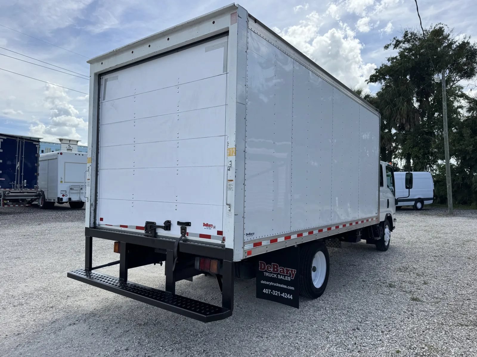 Used 2024 Isuzu NPR RWD image 6
