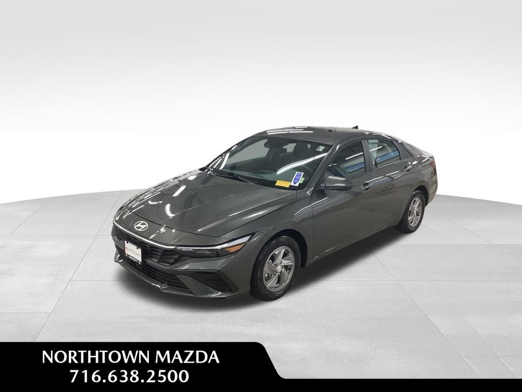 Used 2024 Hyundai Elantra SE