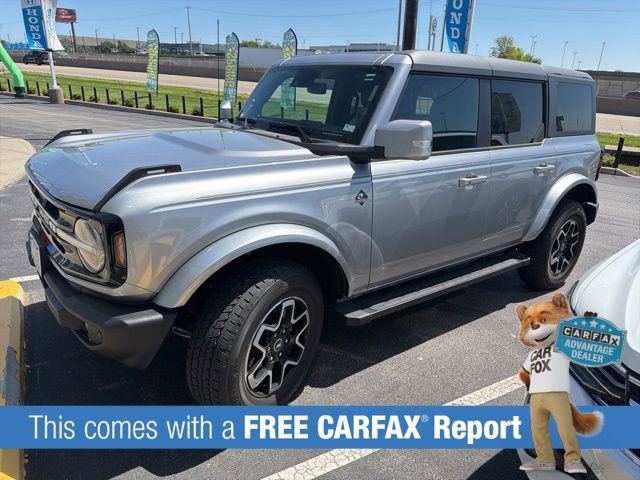 Used 2024 Ford Bronco Outer Banks AWD/4WD image 2