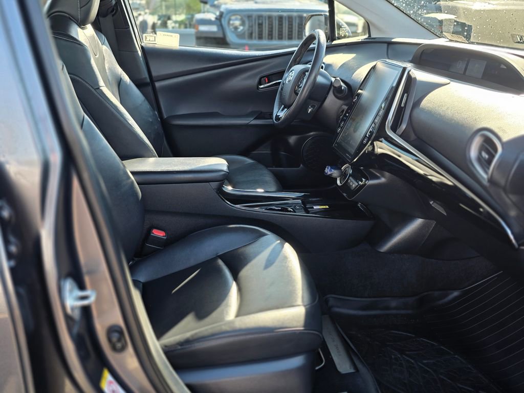 Used 2020 Toyota Prius Prime XLE image 8