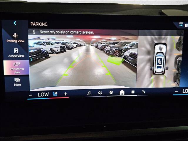 Used 2027 BMW X7 xDrive40i w/ Premium Package AWD/4WD image 14