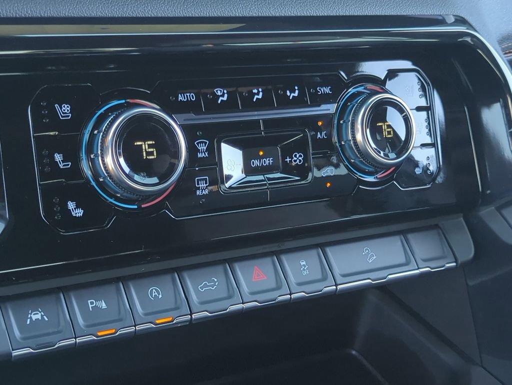 Used 2025 GMC Sierra 1500 AT4 image 18