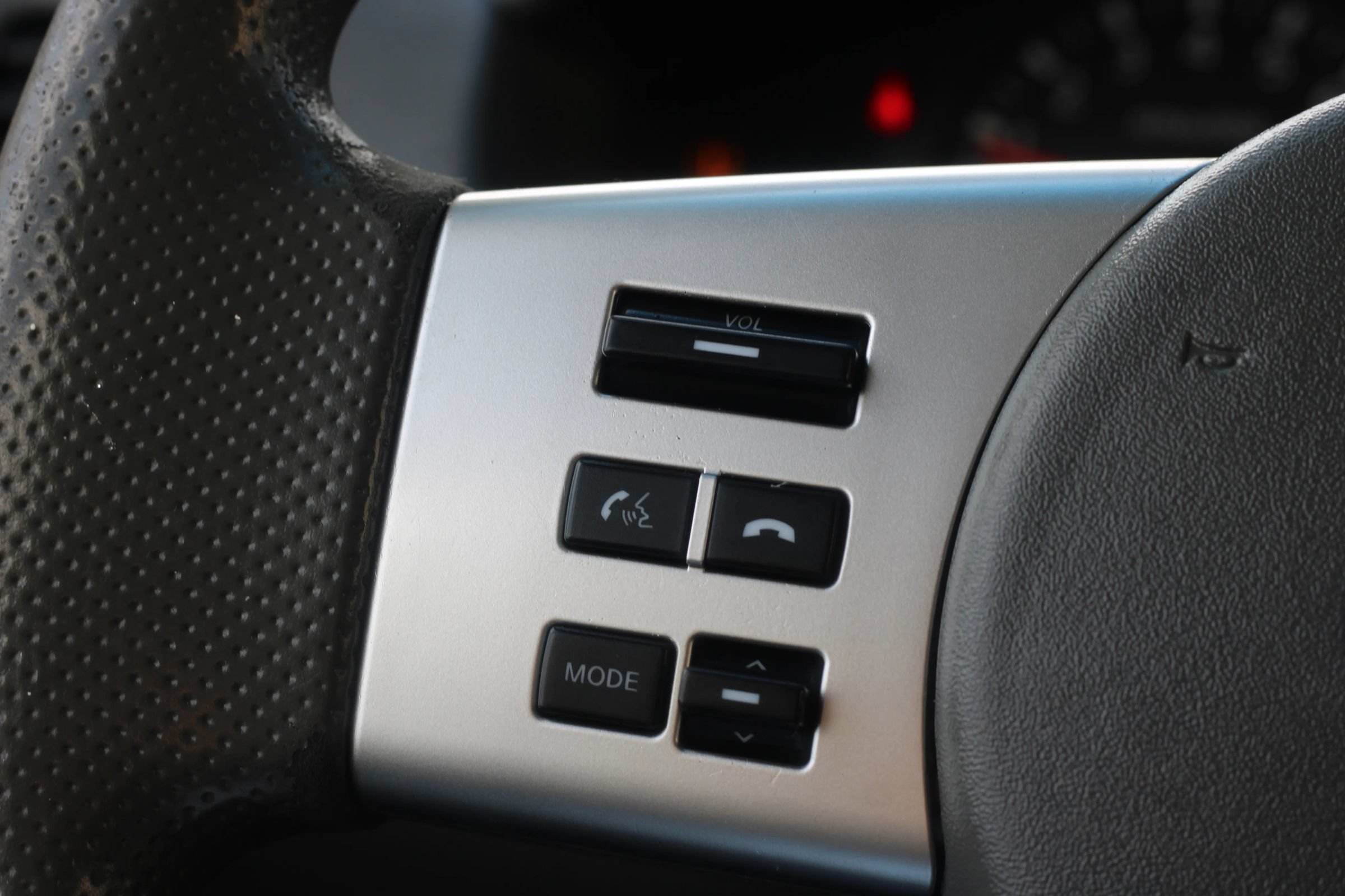 Used 2018 Nissan Frontier SV AWD/4WD image 16