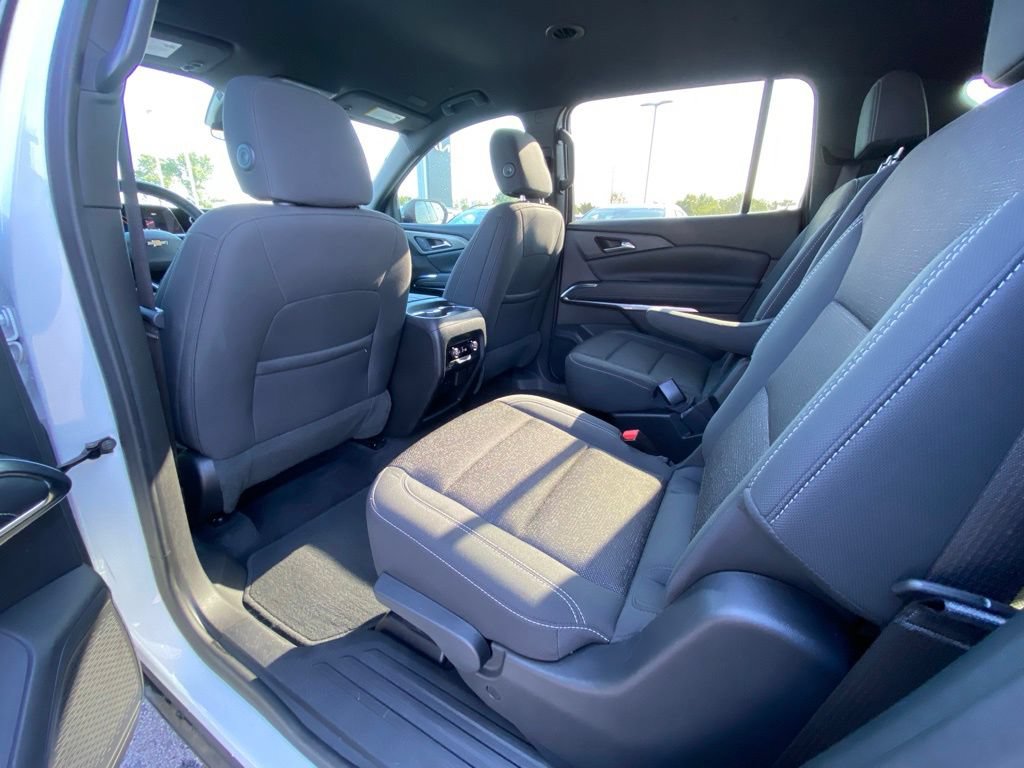 Used 2024 Chevrolet Traverse LT FWD image 25