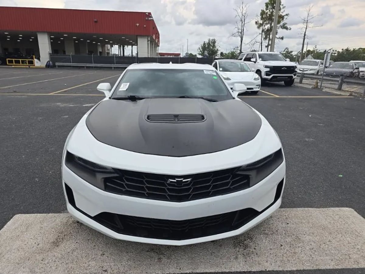 Used 2021 Chevrolet Camaro LT w/ Technology Package RWD image 2