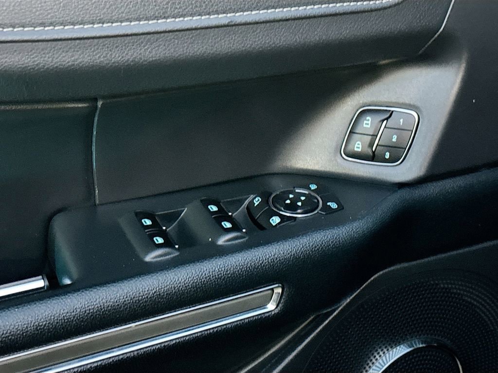 Used 2024 Ford Expedition Max XLT image 18