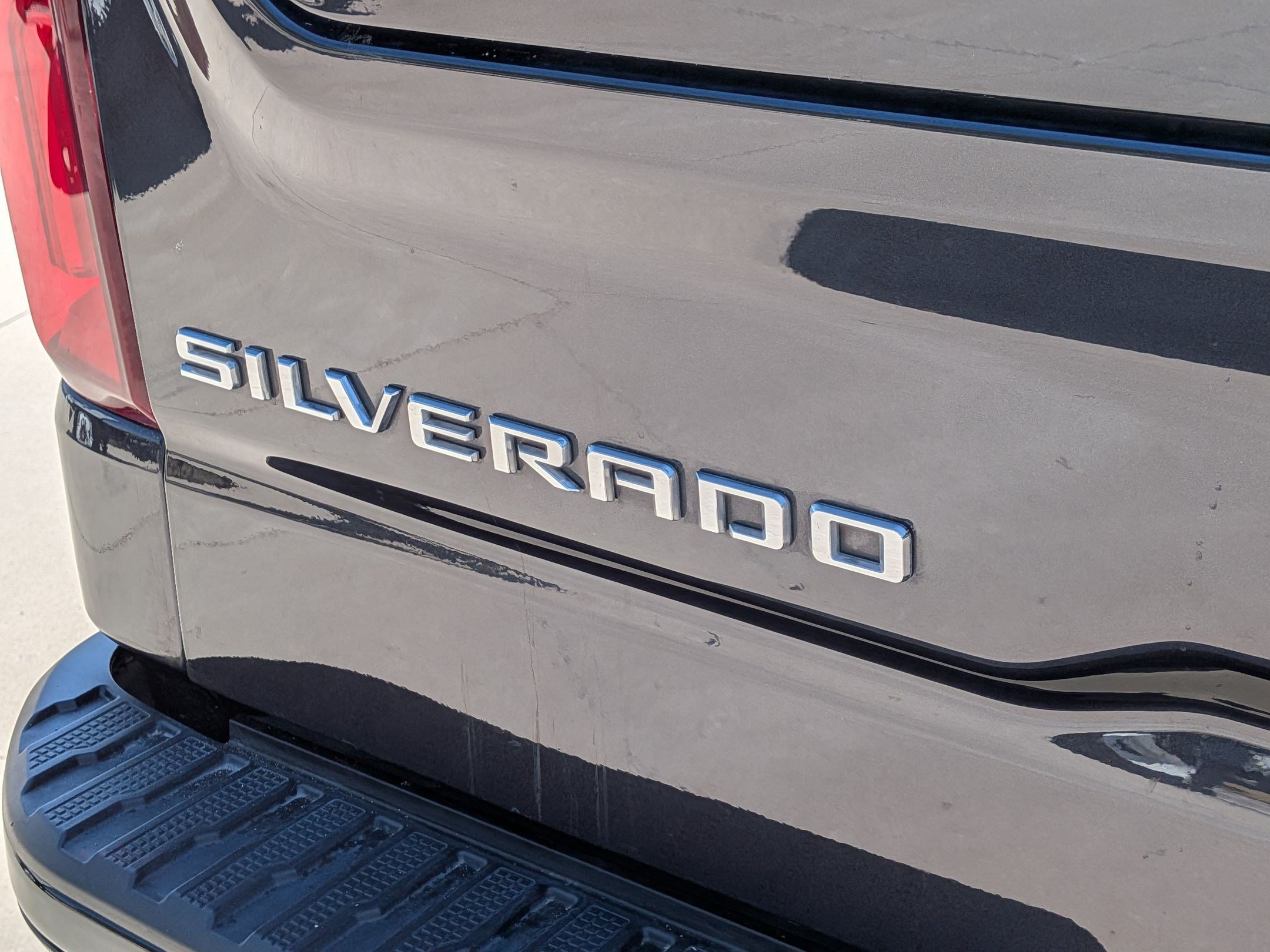 Used 2022 Chevrolet Silverado 1500 ZR2 w/ Technology Package AWD/4WD image 26