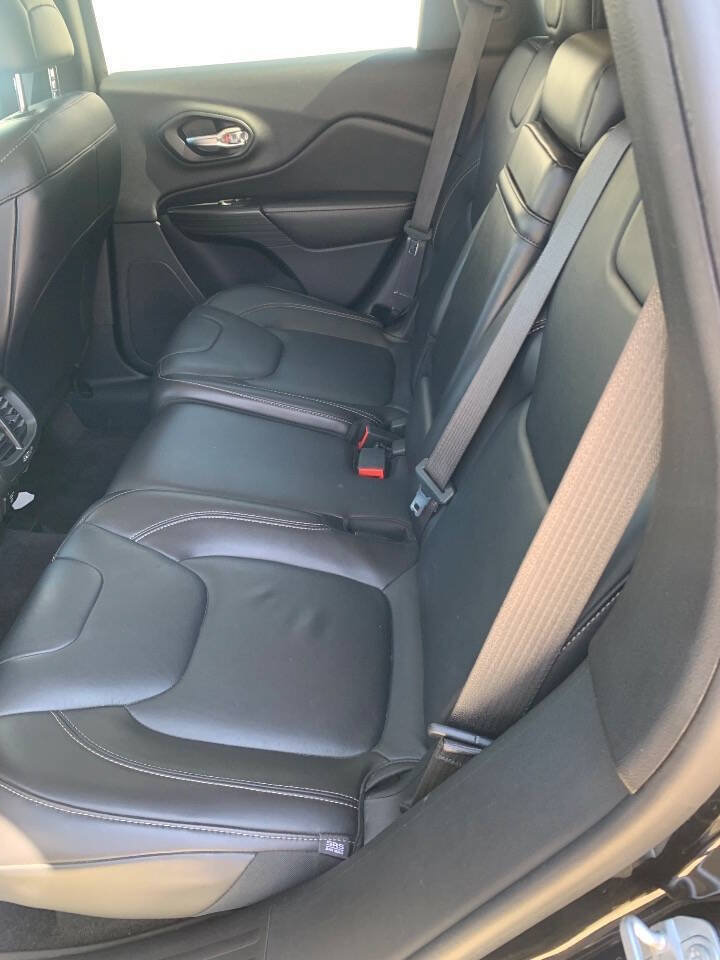 Used 2016 Jeep Cherokee Limited FWD image 17
