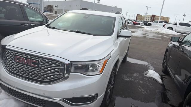 Used 2018 GMC Acadia Denali w/ Technology Package image 1