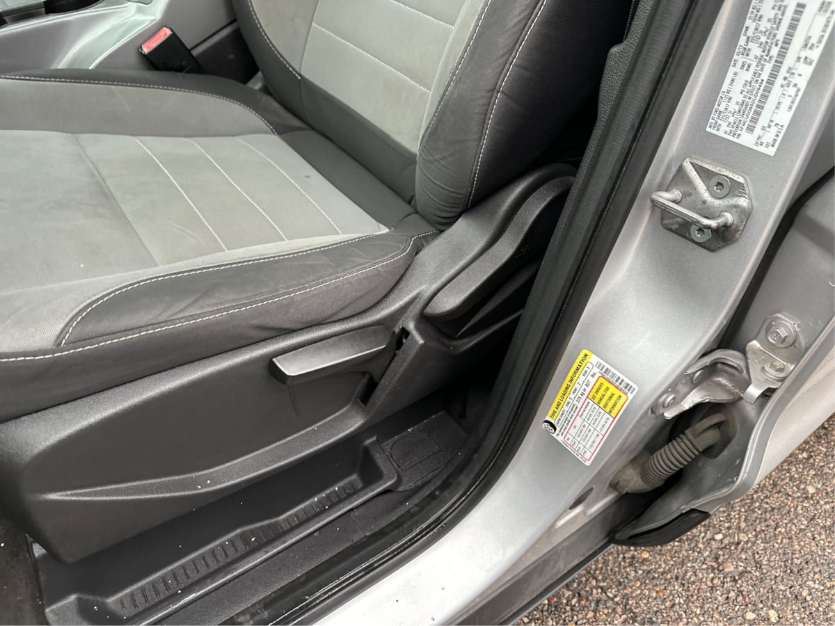 Used 2013 Ford Escape SE FWD image 18