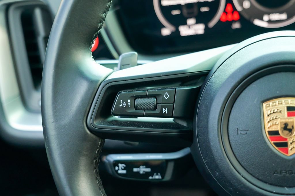Used 2024 Porsche Cayenne Coupe AWD/4WD image 44