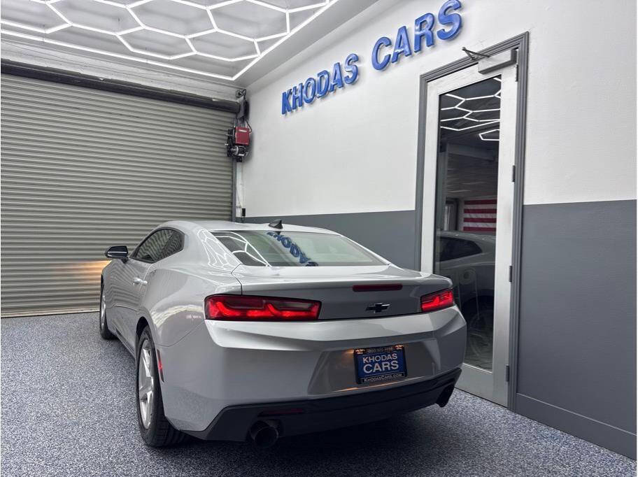 Used 2018 Chevrolet Camaro LT image 4
