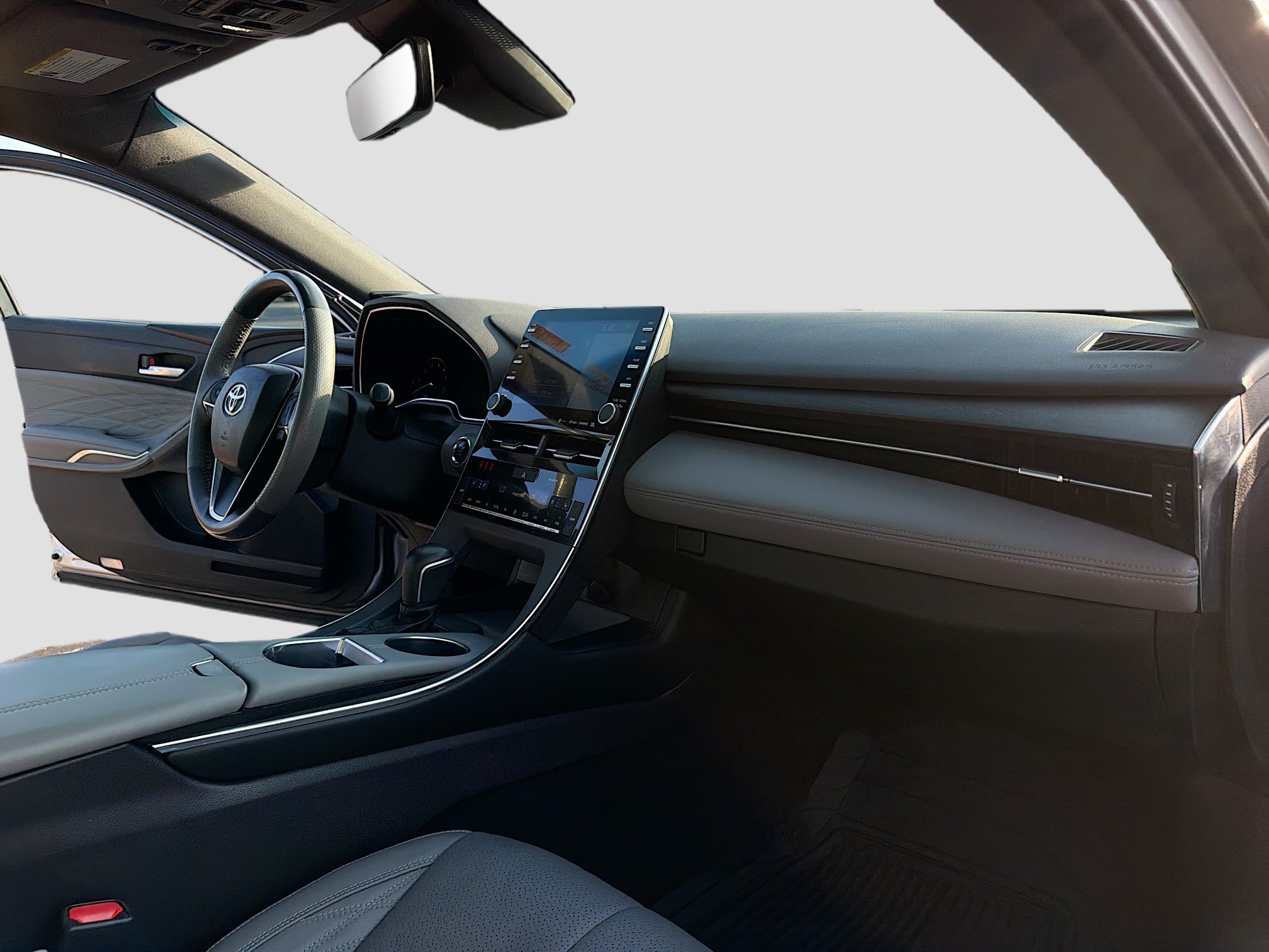 Used 2019 Toyota Avalon Limited w/ All Weather Liner Package FWD image 5