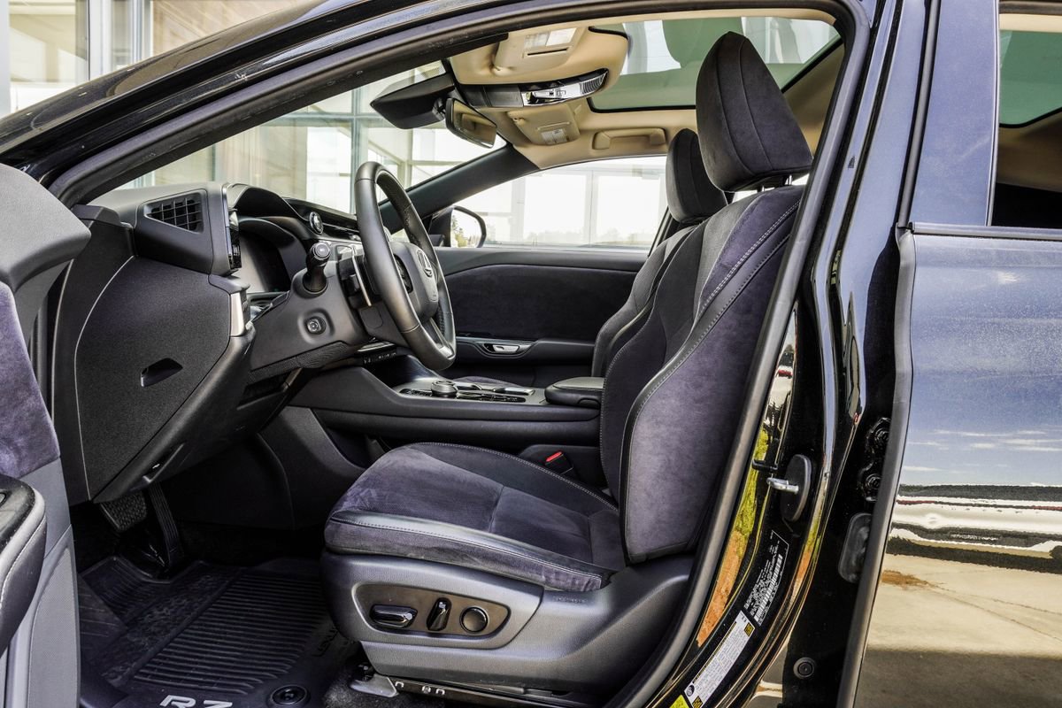 Used 2023 Lexus RZ 450e Premium w/ Accessory Package (2T) image 35