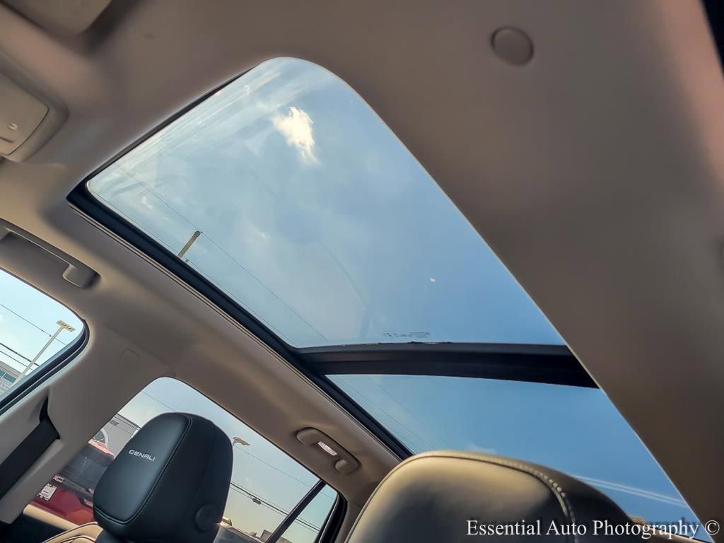 Used 2026 GMC Terrain Denali w/ LPO, Floor Liner Package image 9