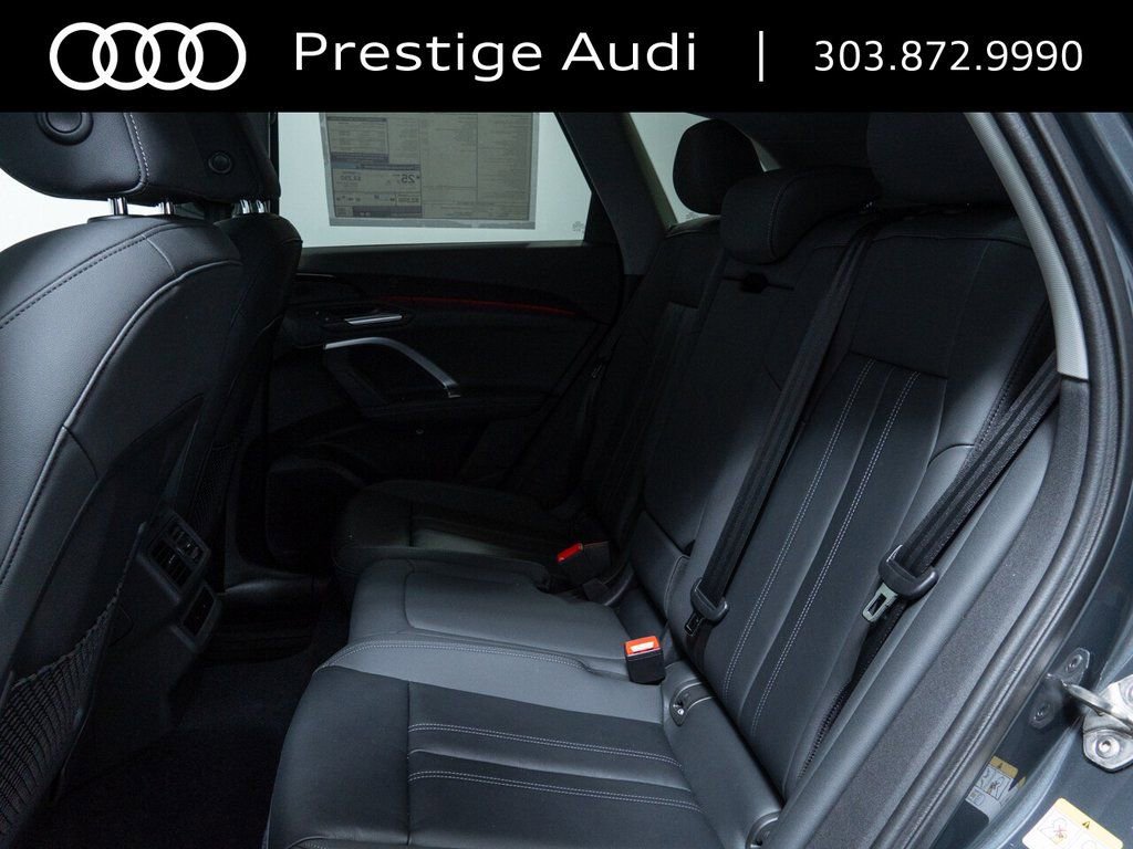 Used 2025 Audi Q5 Premium w/ Convenience Package image 22