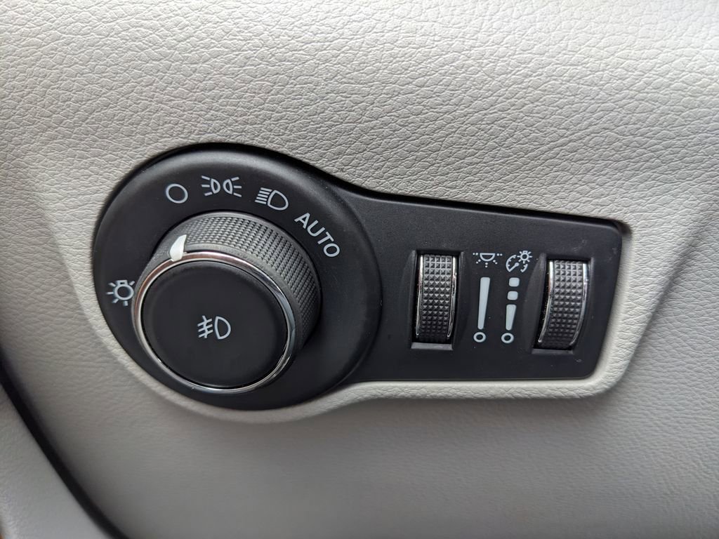 Certified 2024 Jeep Compass Limited AWD/4WD image 48