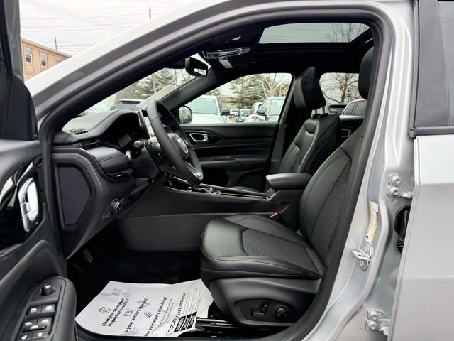 New 2026 Jeep Compass Latitude w/ Sun and Sound Group AWD/4WD image 21
