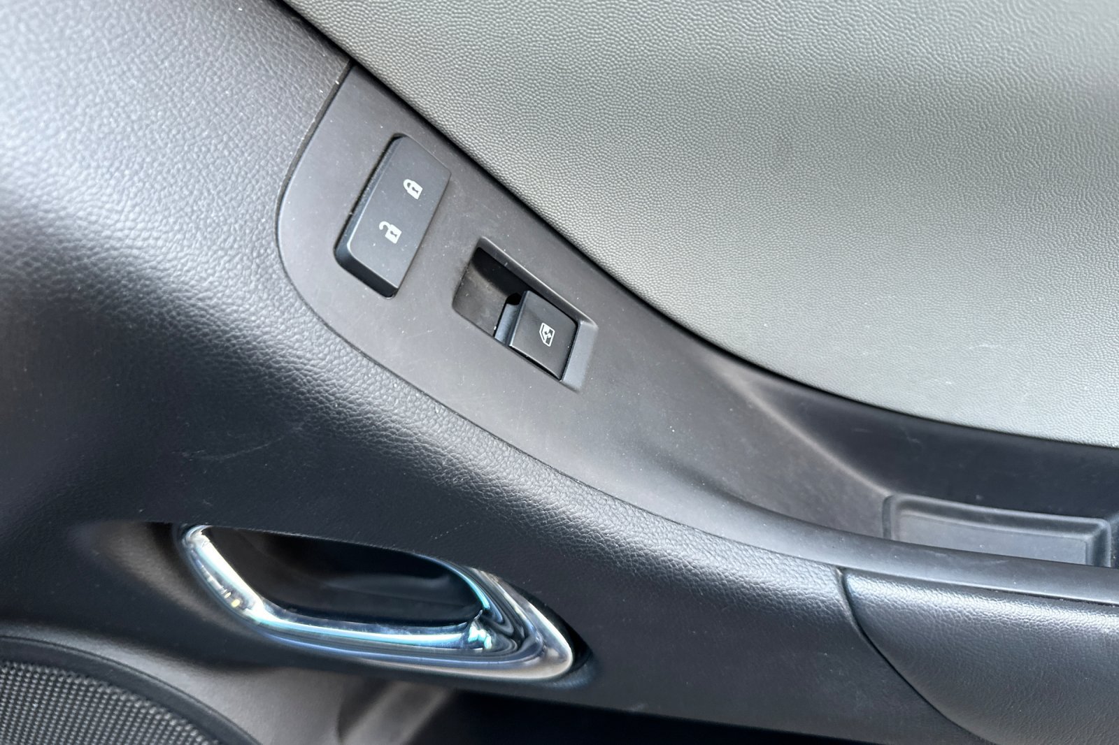 Used 2014 Chevrolet Camaro LS RWD image 20