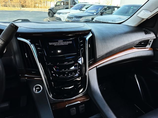 Used 2017 Cadillac Escalade ESV Premium Luxury image 19