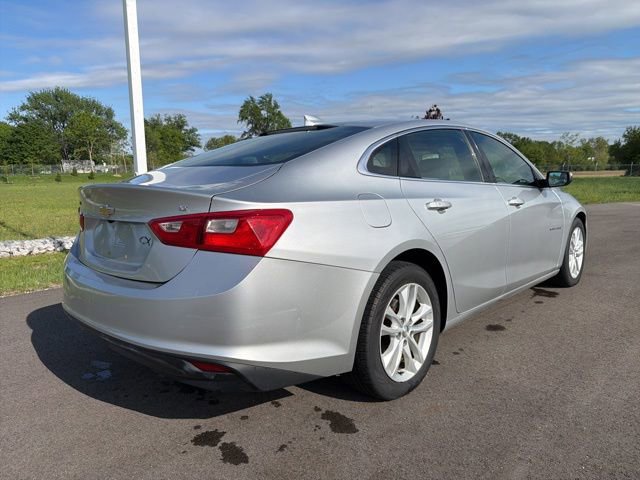 Used 2017 Chevrolet Malibu LT FWD image 5