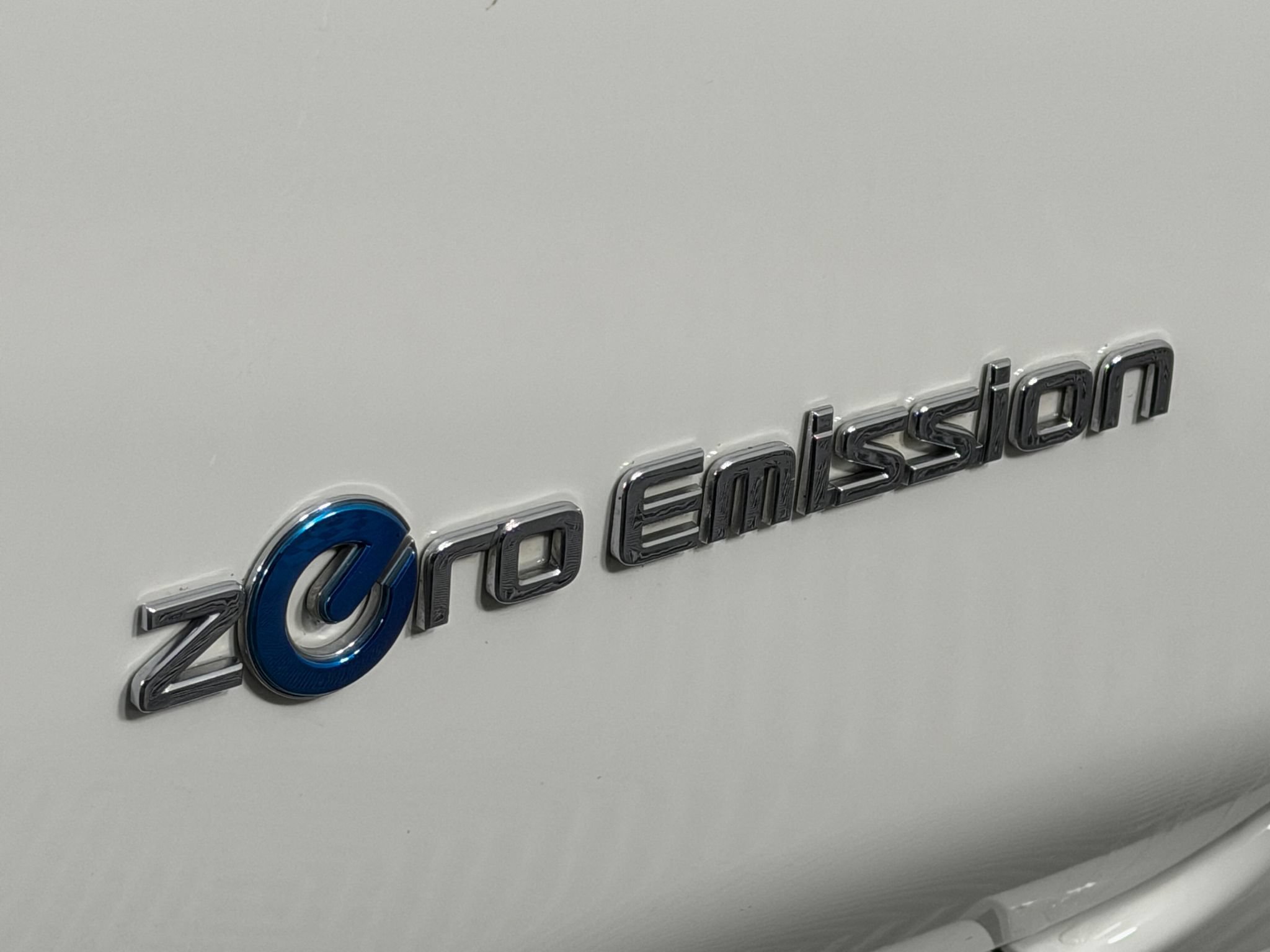 Used 2017 Nissan Leaf S FWD image 15