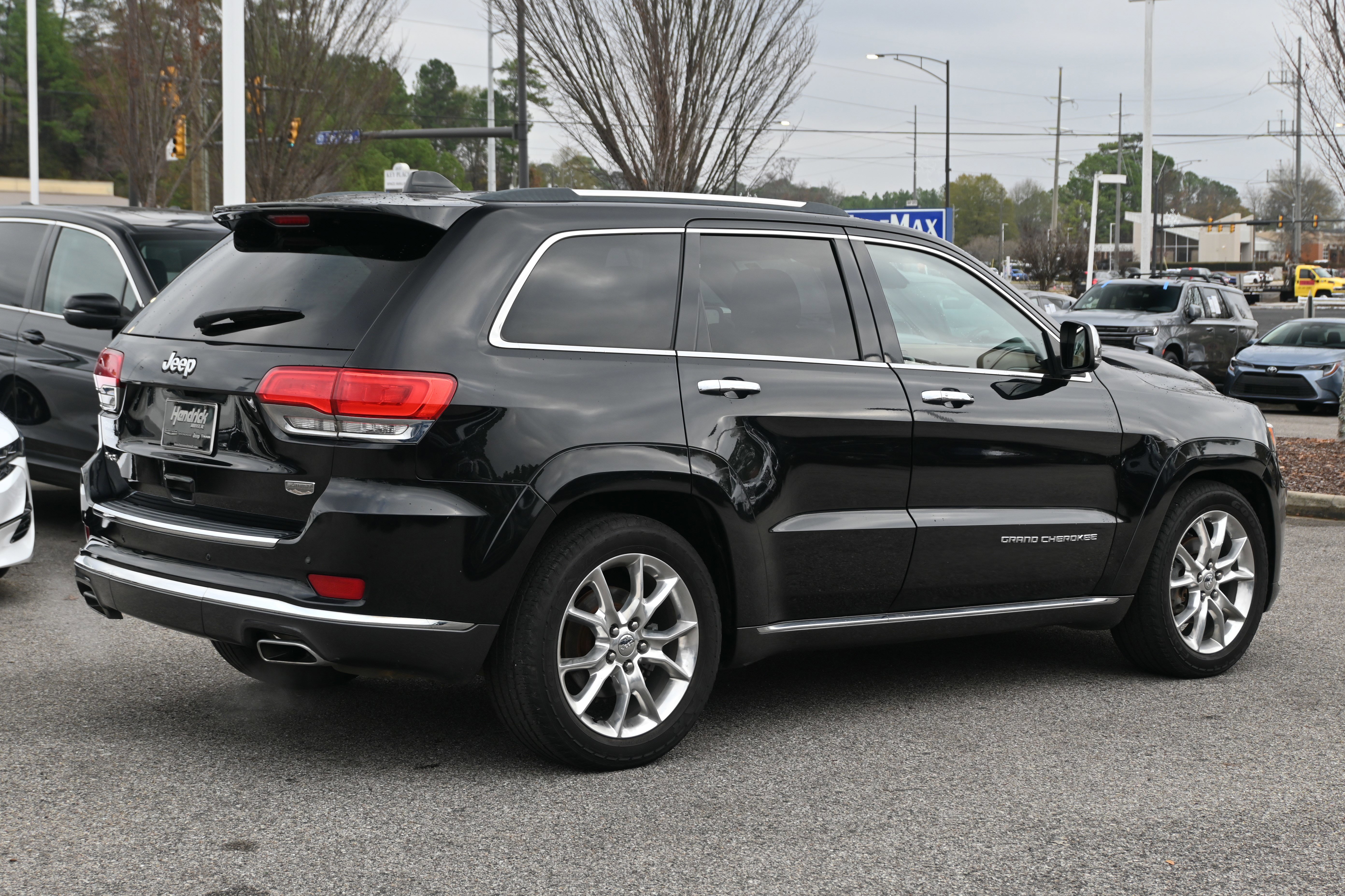 Used 2015 Jeep Grand Cherokee Summit image 16