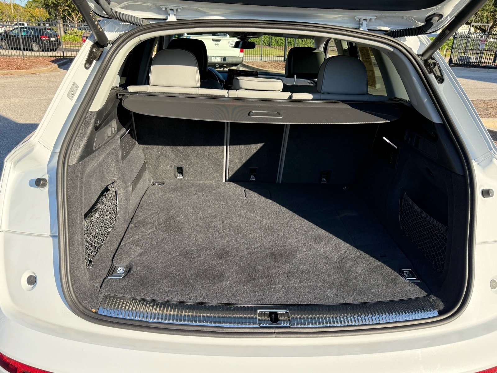 Used 2024 Audi Q5 e Premium Plus w/ Premium Plus Package image 16