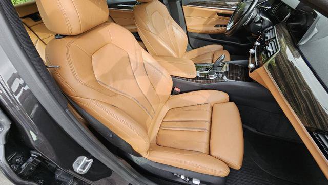 Used 2019 BMW 530e xDrive w/ Convenience Package AWD/4WD image 32