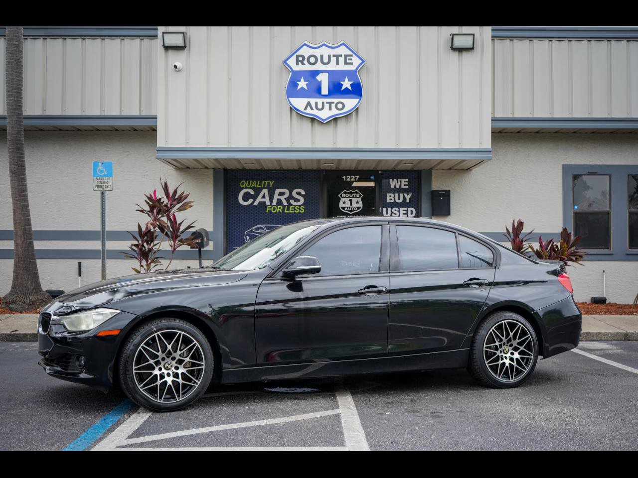 Used 2014 BMW 335i xDrive Sedan w/ Technology Package AWD/4WD image 1