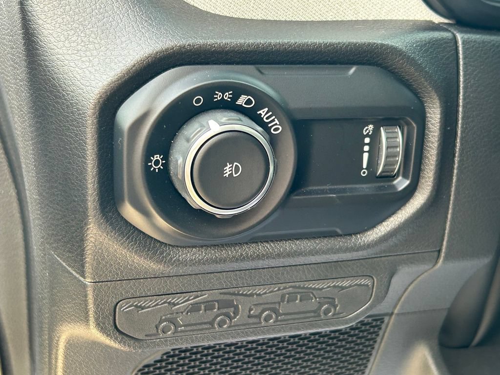 Used 2024 Jeep Wrangler Unlimited Sport AWD/4WD image 22
