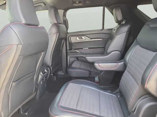 Used 2025 Ford Explorer ST-Line AWD/4WD image 7