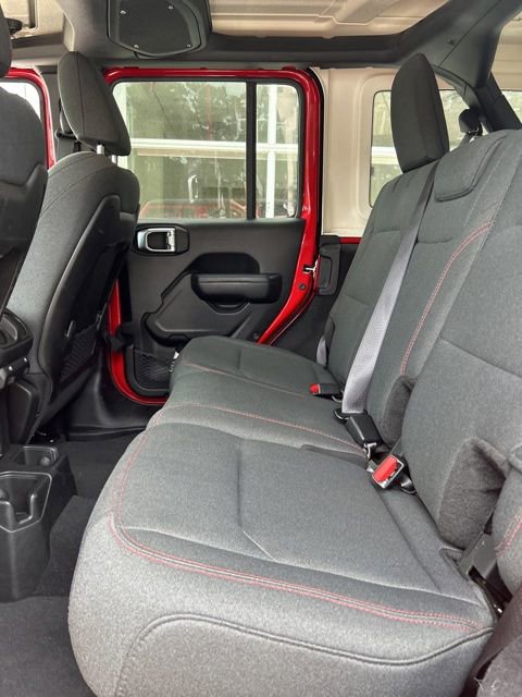 Used 2025 Jeep Wrangler Unlimited Rubicon AWD/4WD image 10