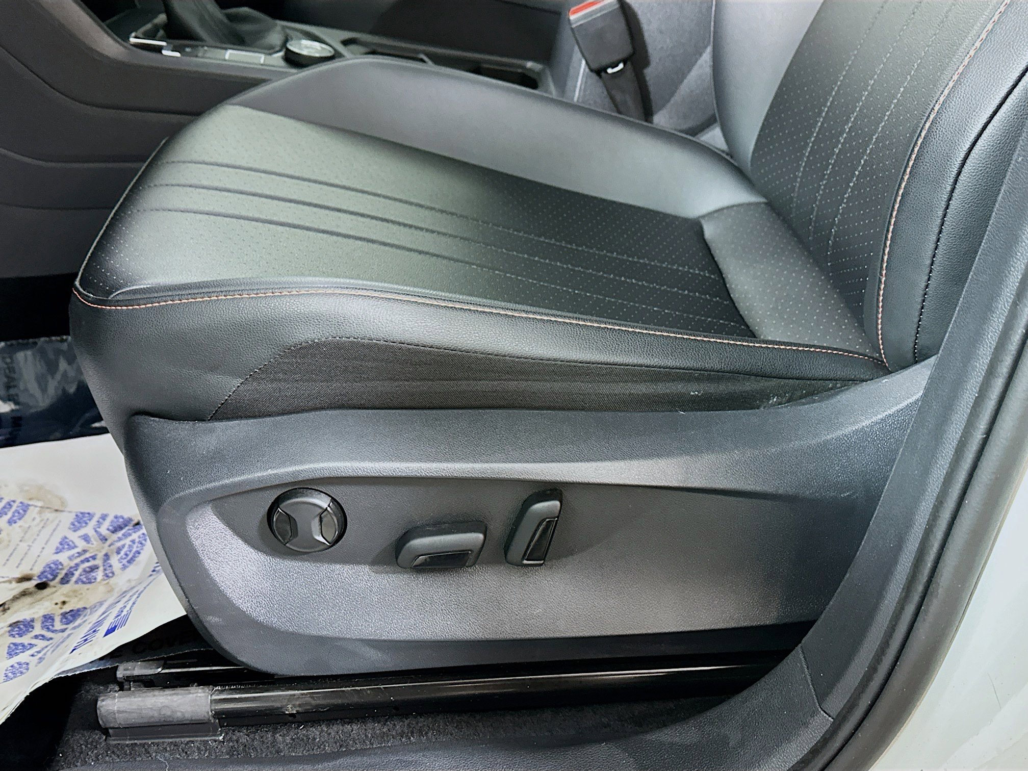 Used 2024 Volkswagen Tiguan Wolfsburg Edition image 18