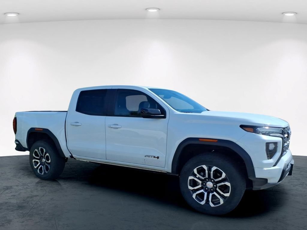 Used 2023 GMC Canyon AT4 w/ AT4 Premium Package AWD/4WD image 18