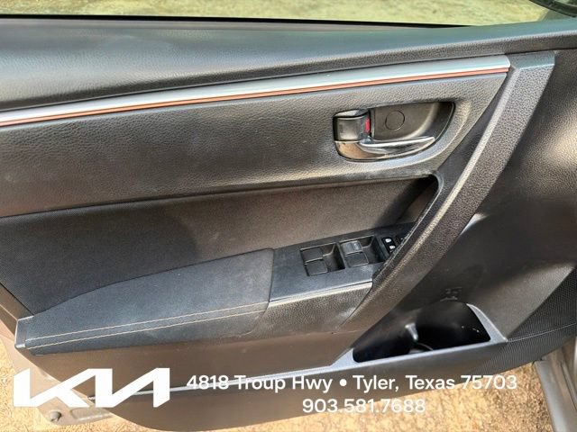 Used 2015 Toyota Corolla LE FWD image 13