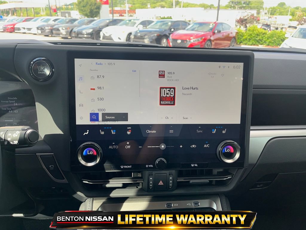 Used 2025 Lexus GX 550 AWD/4WD image 17