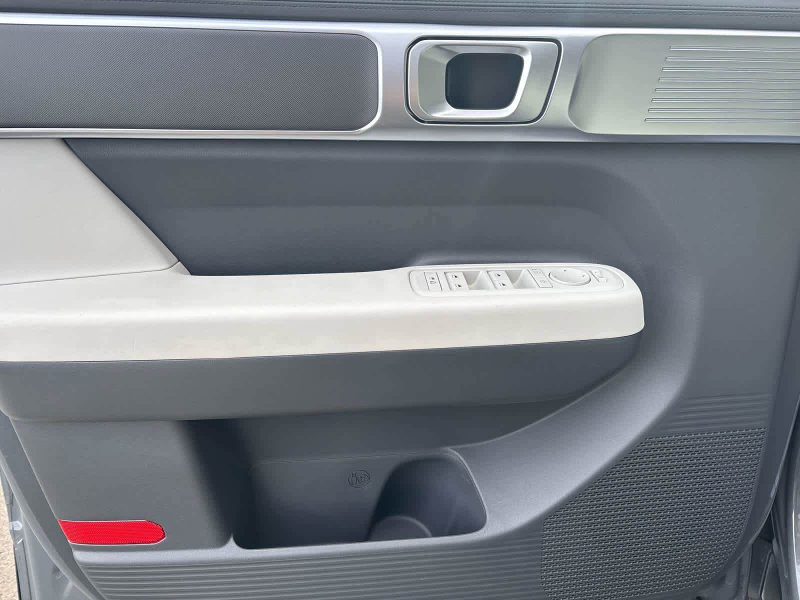 Used 2025 Hyundai Santa Fe SE image 28