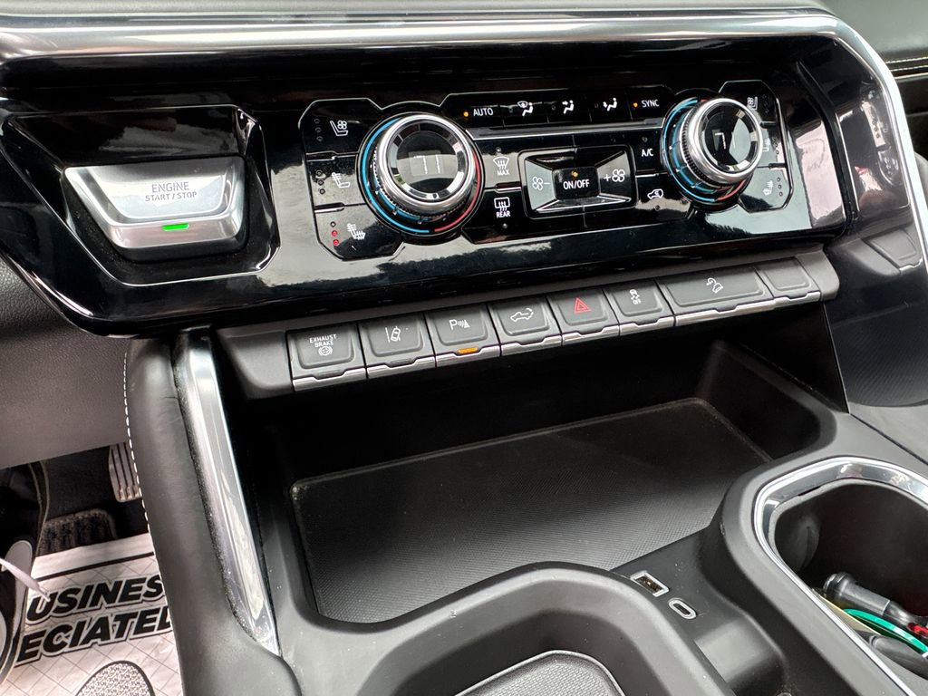 Used 2024 GMC Sierra 3500 Denali Ultimate image 25