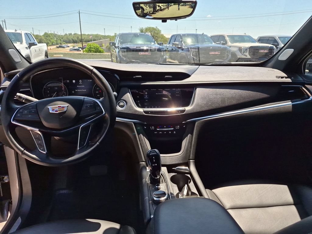 Used 2023 Cadillac XT5 Premium Luxury w/ Technology Package AWD/4WD image 29