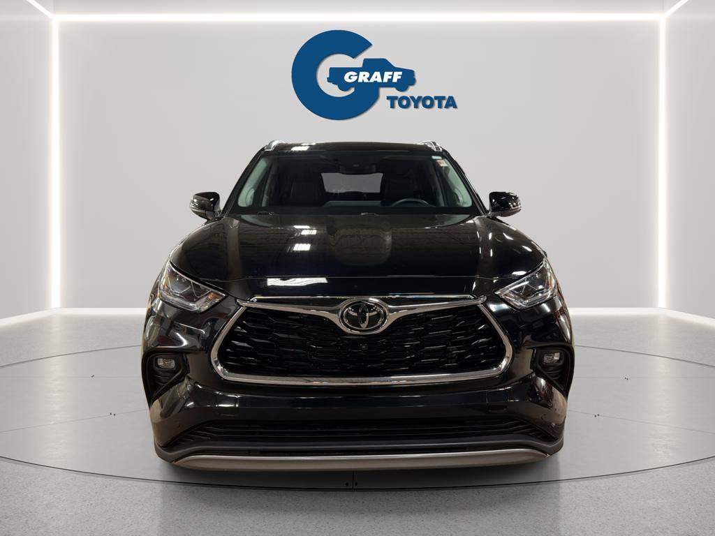 Used 2024 Toyota Highlander Platinum image 12