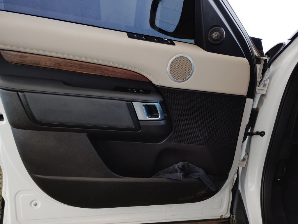 Used 2019 Land Rover Discovery HSE AWD/4WD image 27