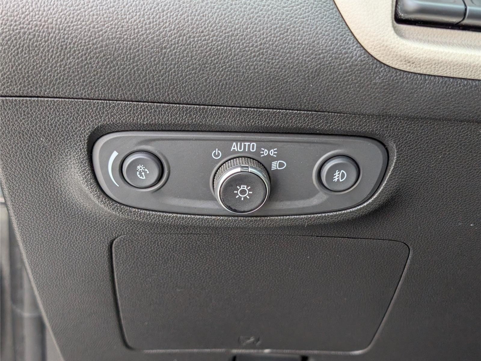 Used 2022 Buick Encore GX Essence w/ Advanced Technology Package AWD/4WD image 22