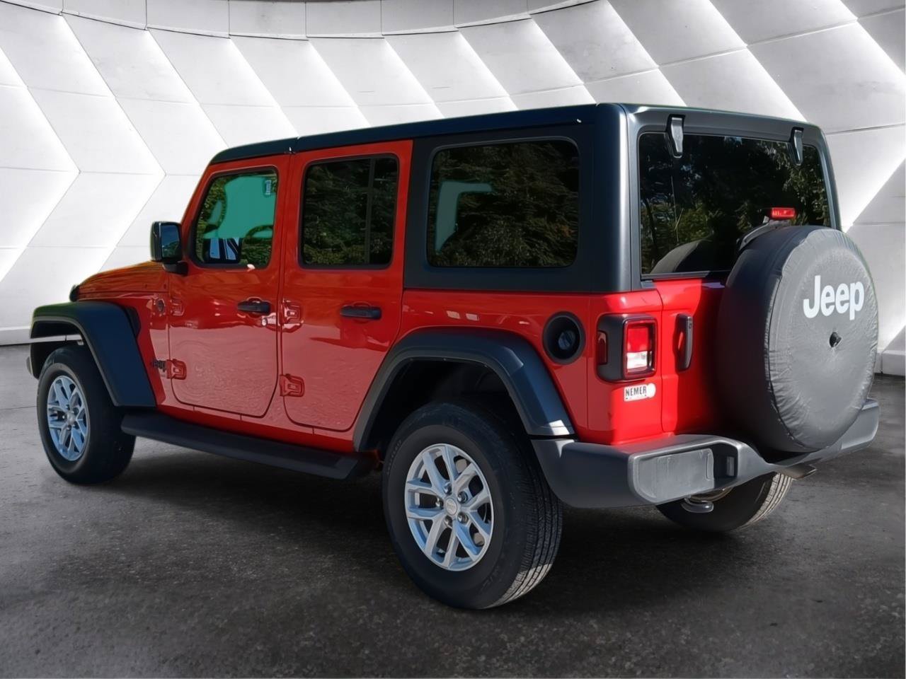 Used 2023 Jeep Wrangler Unlimited Sport AWD/4WD image 5
