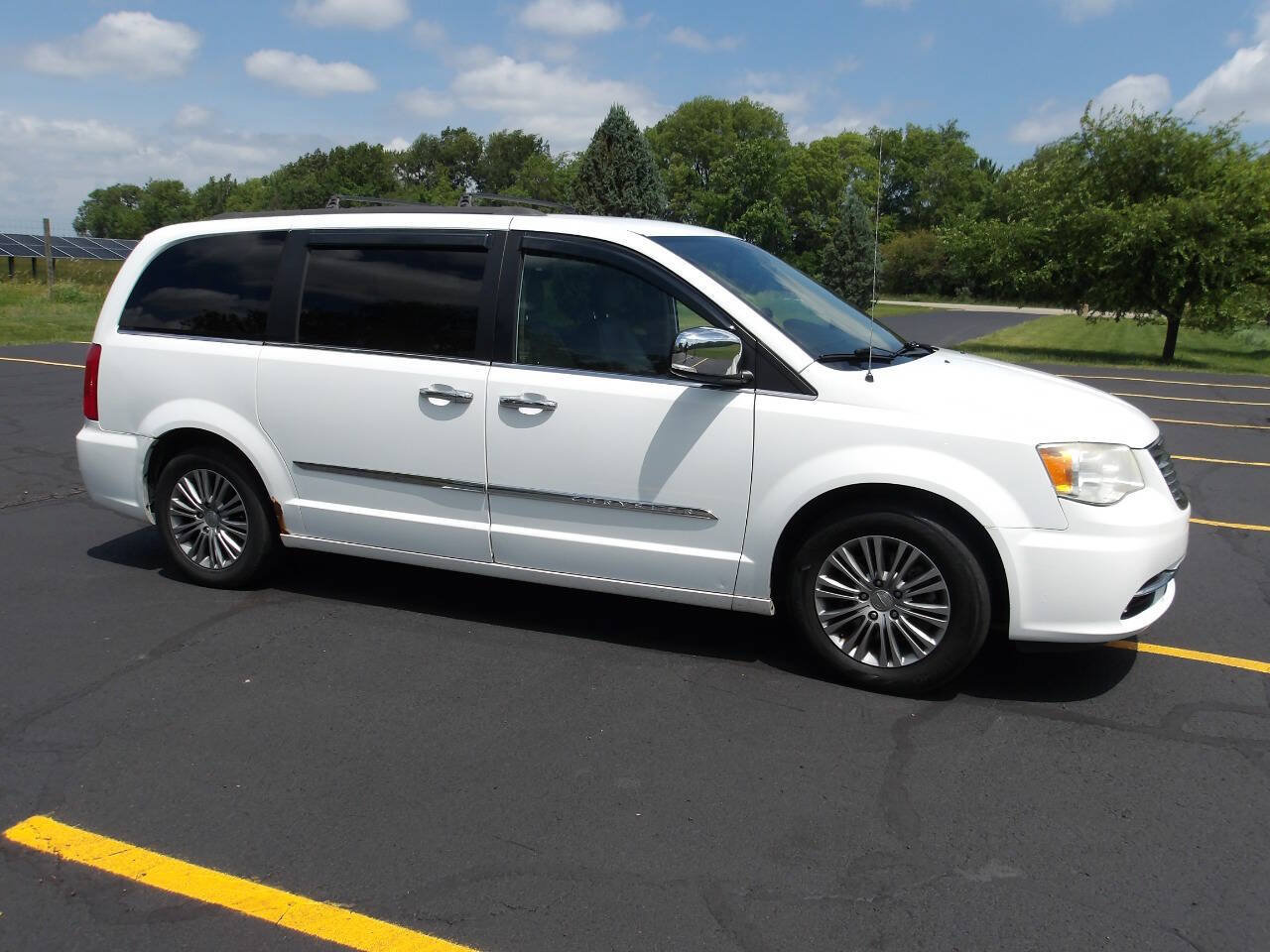 Used 2014 Chrysler Town & Country Touring-L w/ Trailer Tow Group