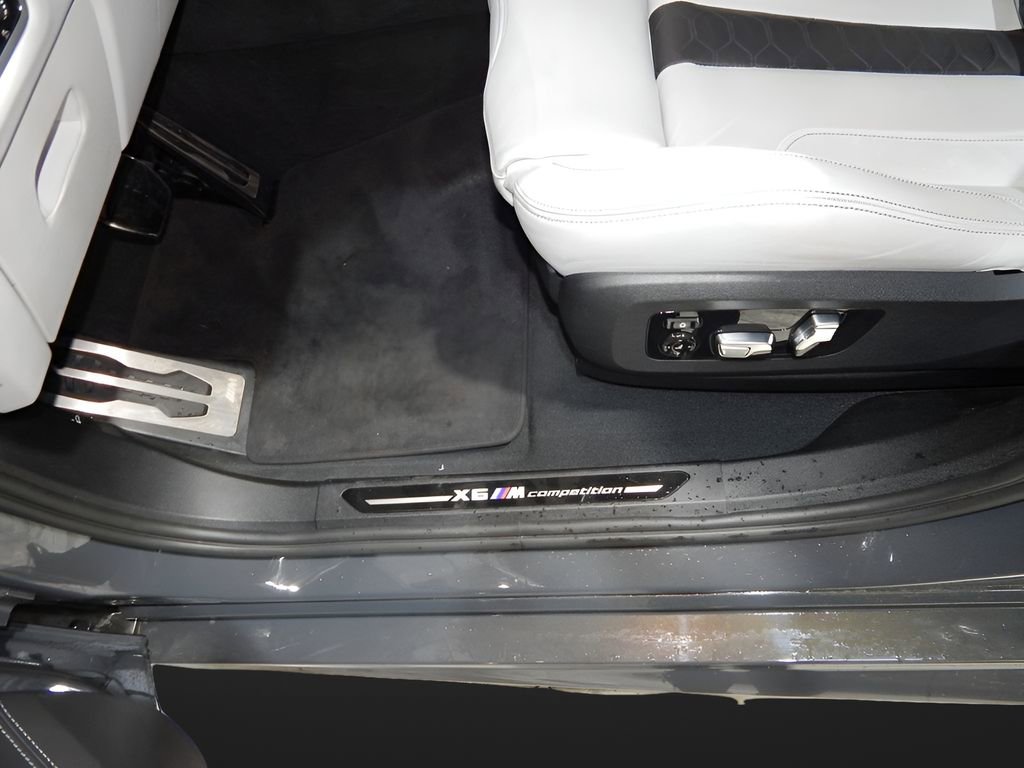 Used 2023 BMW X6 M w/ Competition Package image 13