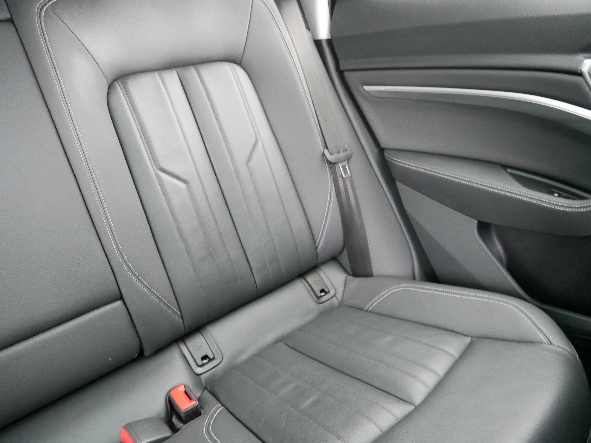 Used 2021 Audi e-tron Premium w/ Convenience Plus Package image 14