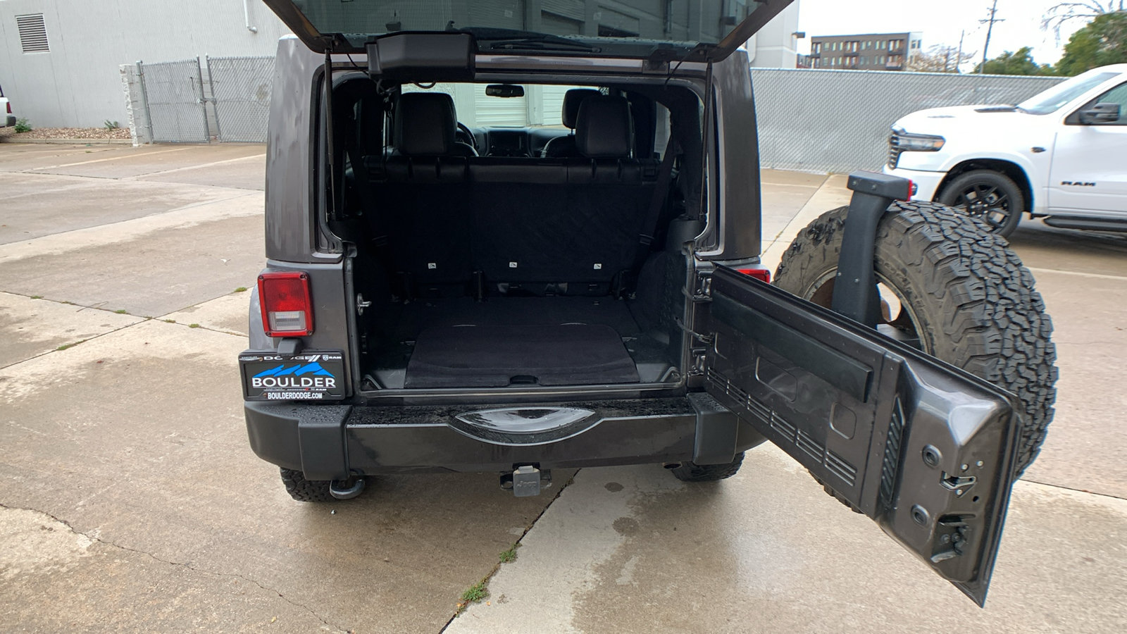 Used 2017 Jeep Wrangler Unlimited Sahara AWD/4WD image 20